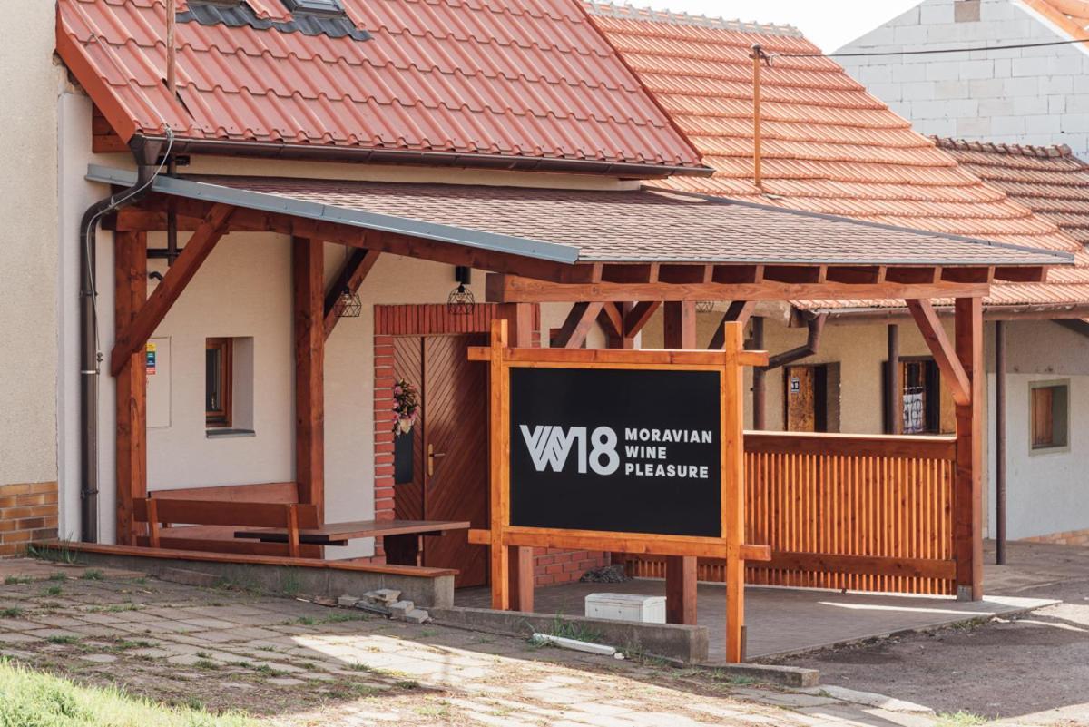 Penzion Vinarstvi W18 Velké Bílovice Εξωτερικό φωτογραφία